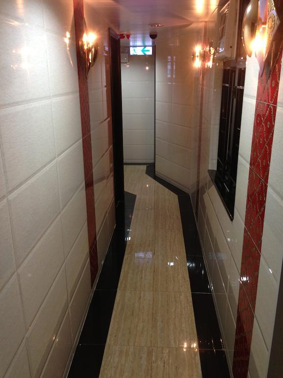 Shanghai Hostel Hk هونغ كونغ المظهر الخارجي الصورة